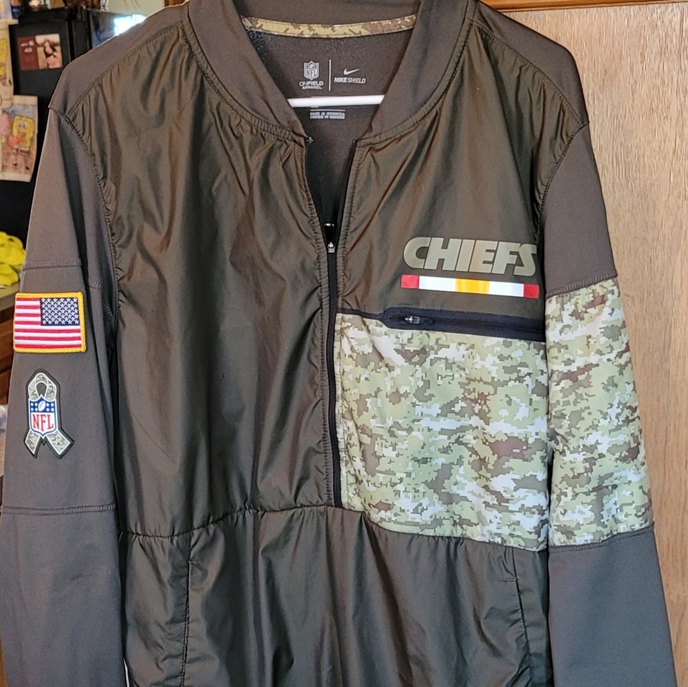 Nike "salute to service", quarter zip, NFL